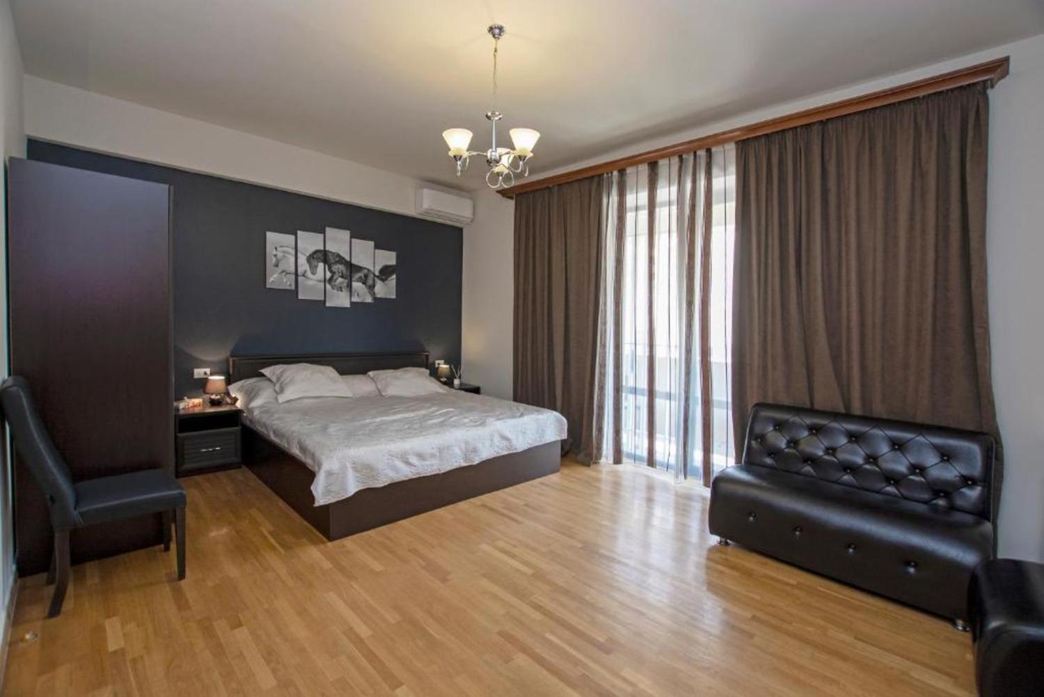 Hotel Season Γιερεβάν Εξωτερικό φωτογραφία