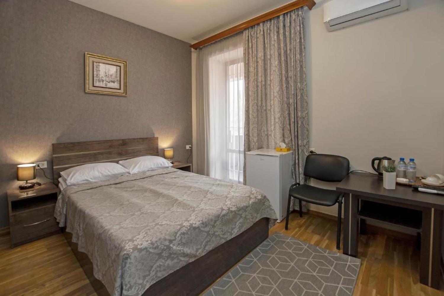 Hotel Season Γιερεβάν Εξωτερικό φωτογραφία